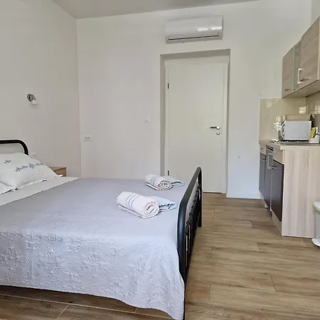 Apartman Cherry *