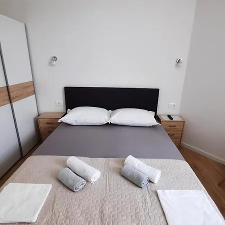 Cherry Apartment