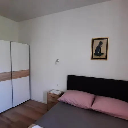 Cherry Apartment Split